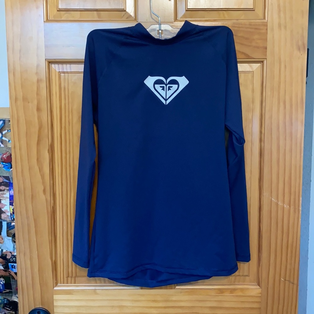 Women’s or teen ROXY rash guard XLARGE- sml women